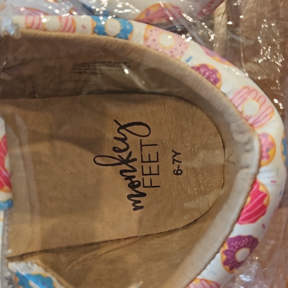 NWT Monkey Feet Donuts Size 6-7 - Picture 2 of 2